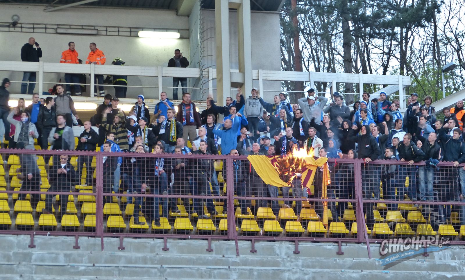 dukla_fcb_11-12_2.jpg (344 KB)